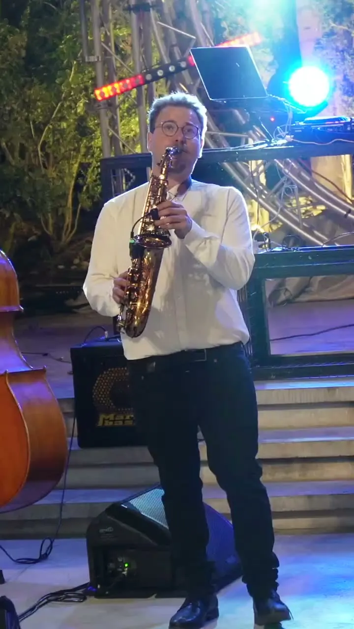 MossBand בהופעה: Live